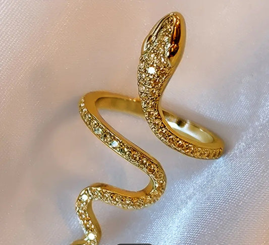 Chic Snake Rhinestone Ring